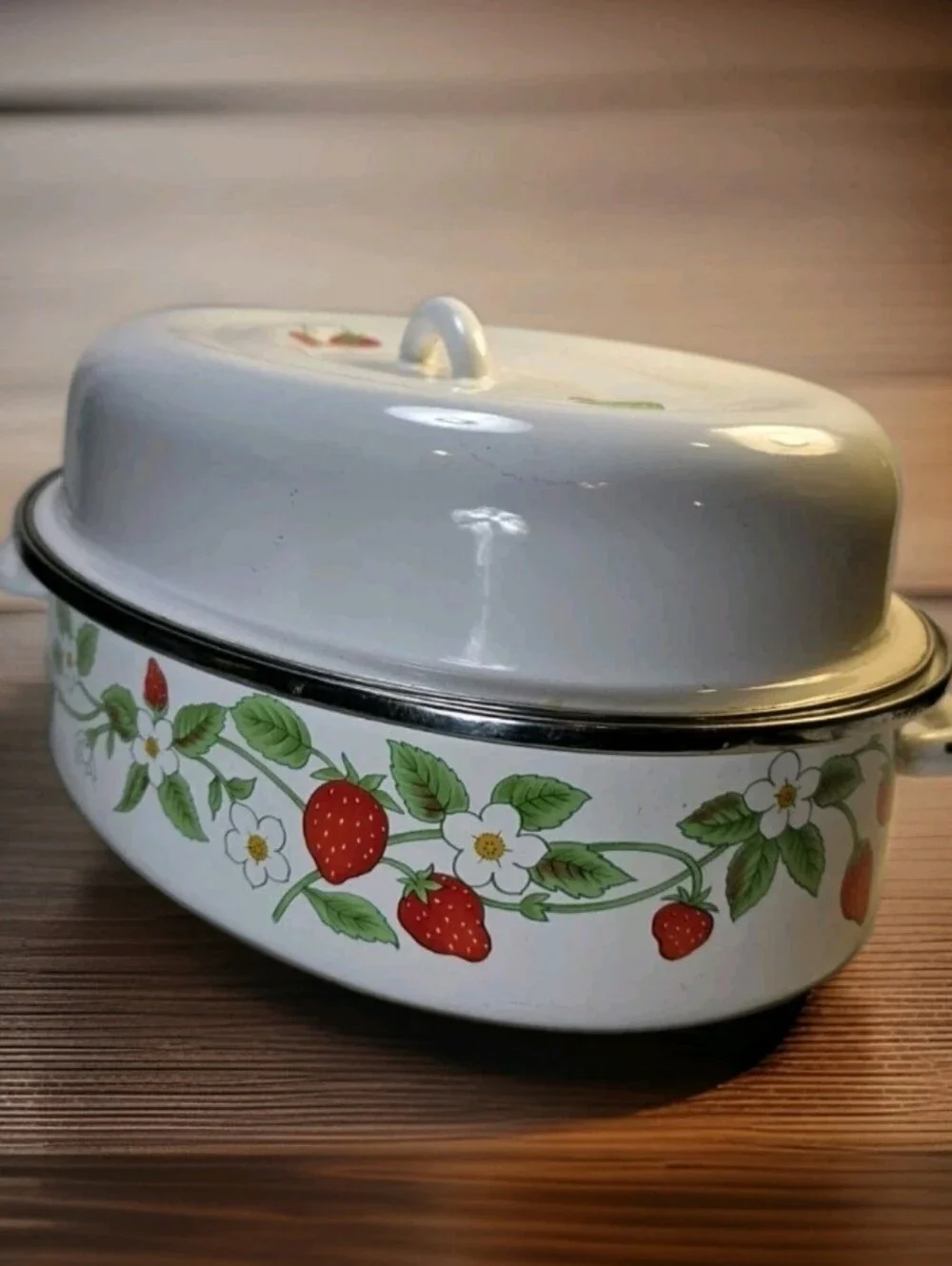 Vintage Sheffield Strawberries 'N Cream Enamelware 15